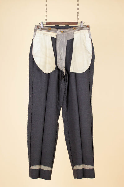 SWEDISH 1947 BESPOKE THREE PIECE SUIT BY AB SANDBERG & JOHANNESSON. SIZE CA 50-52