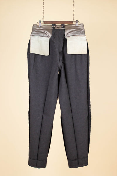 SWEDISH 1947 BESPOKE THREE PIECE SUIT BY AB SANDBERG & JOHANNESSON. SIZE CA 50-52
