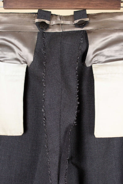 SWEDISH 1947 BESPOKE THREE PIECE SUIT BY AB SANDBERG & JOHANNESSON. SIZE CA 50-52