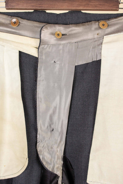SWEDISH 1947 BESPOKE THREE PIECE SUIT BY AB SANDBERG & JOHANNESSON. SIZE CA 50-52