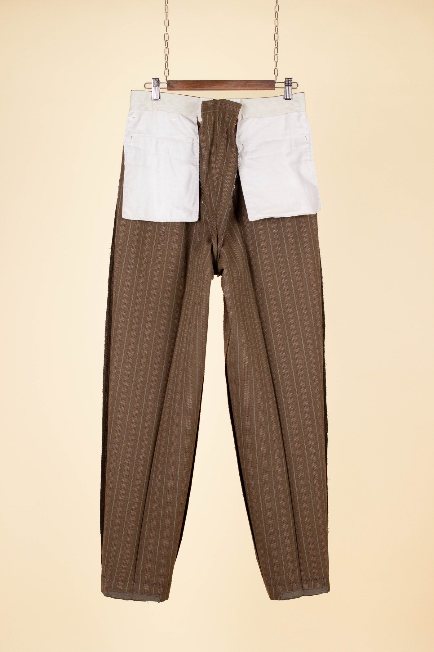 SWEDISH 1940S/1950S BROWN STRIPED TWO PIECE SUIT BY TIGER. SIZE CA EU 48