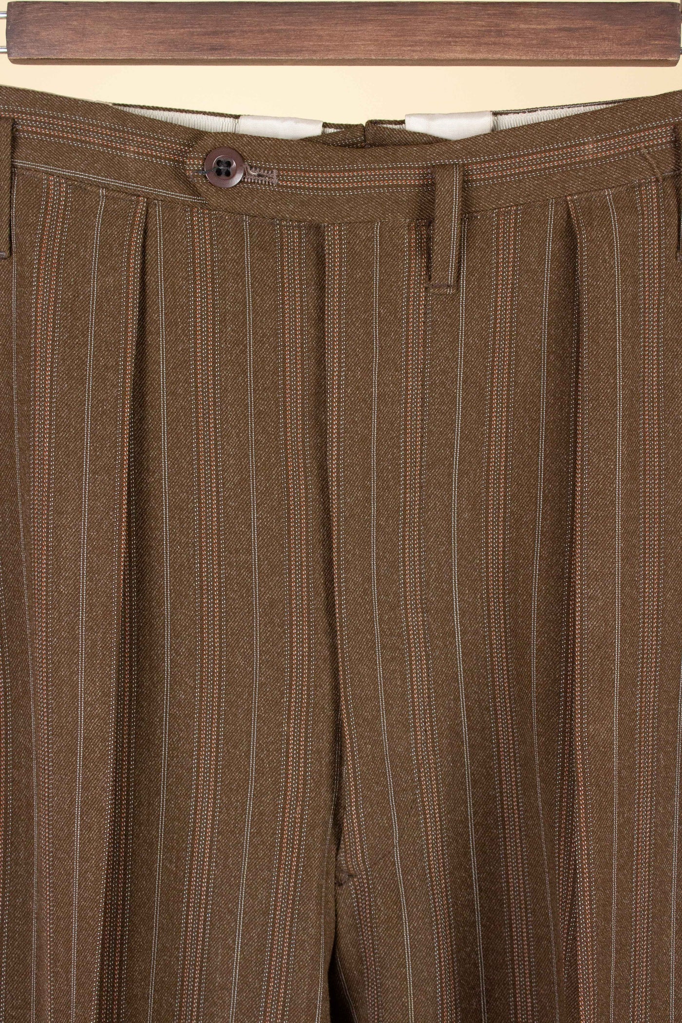 SWEDISH 1940S/1950S BROWN STRIPED TWO PIECE SUIT BY TIGER. SIZE CA EU 48