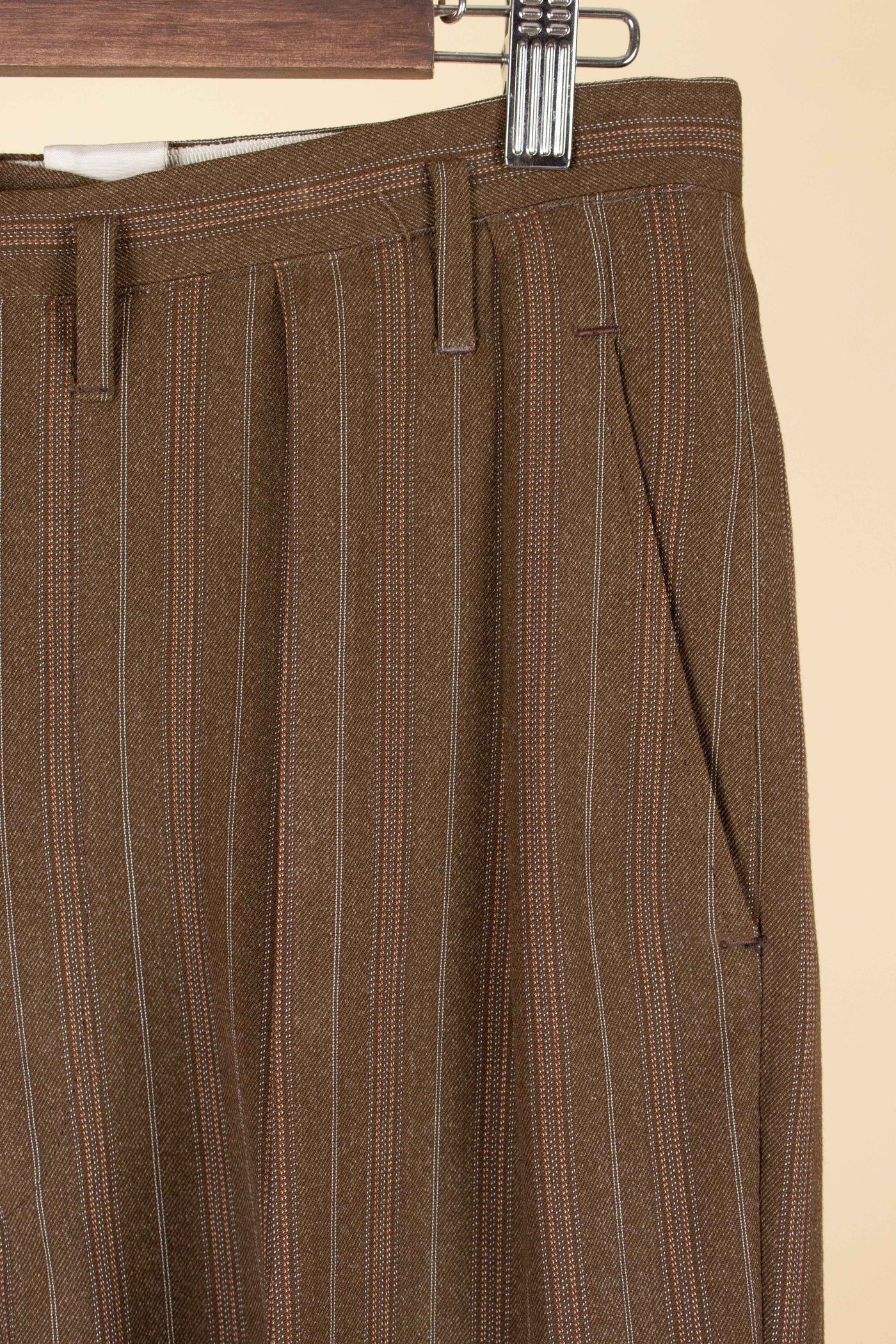 SWEDISH 1940S/1950S BROWN STRIPED TWO PIECE SUIT BY TIGER. SIZE CA EU 48