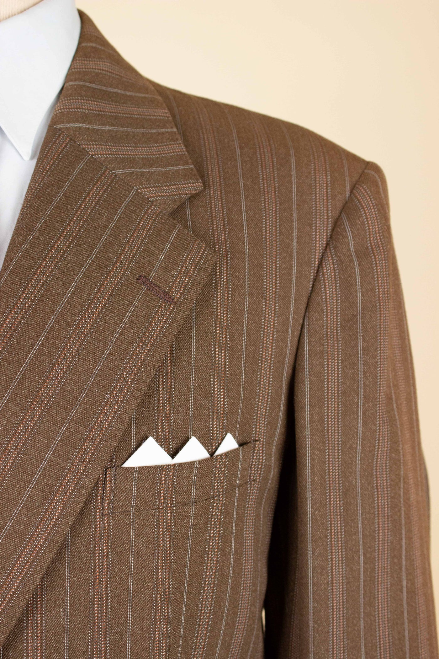 SWEDISH 1940S/1950S BROWN STRIPED TWO PIECE SUIT BY TIGER. SIZE CA EU 48