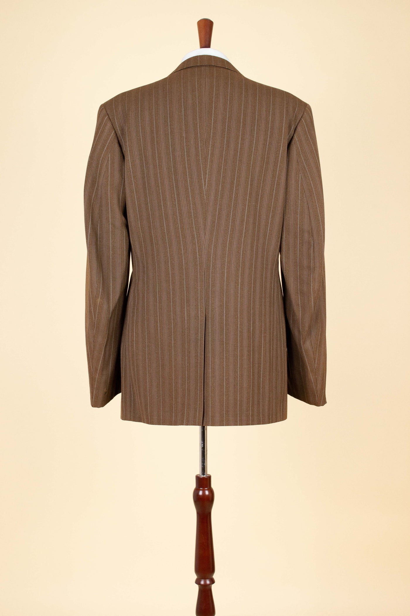 SWEDISH 1940S/1950S BROWN STRIPED TWO PIECE SUIT BY TIGER. SIZE CA EU 48