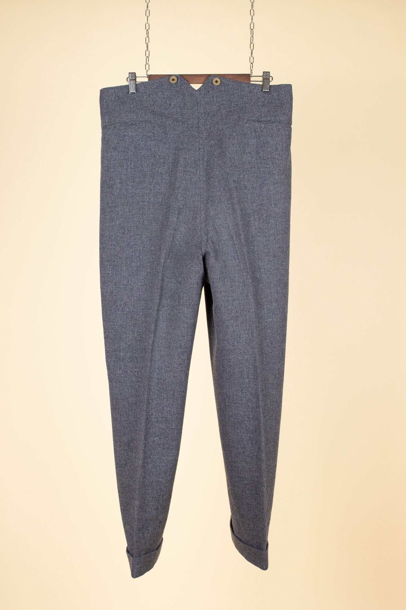 SWEDISH 1955 GREY MÉLANGE THREE PIECE BESPOKE SUIT BY MEA. SIZE CA EU 48