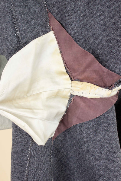 SWEDISH 1955 GREY MÉLANGE THREE PIECE BESPOKE SUIT BY MEA. SIZE CA EU 48