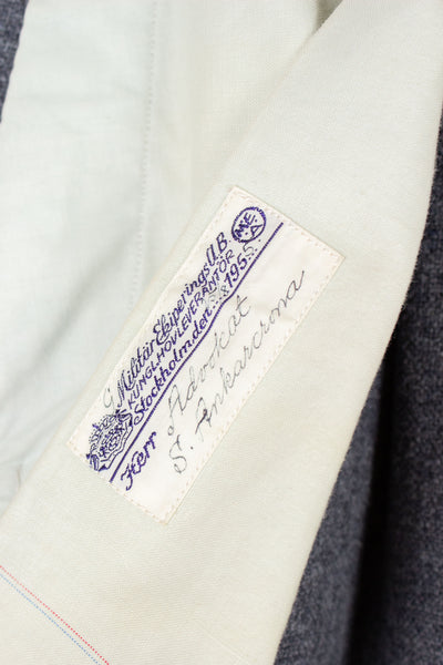 SWEDISH 1955 GREY MÉLANGE THREE PIECE BESPOKE SUIT BY MEA. SIZE CA EU 48