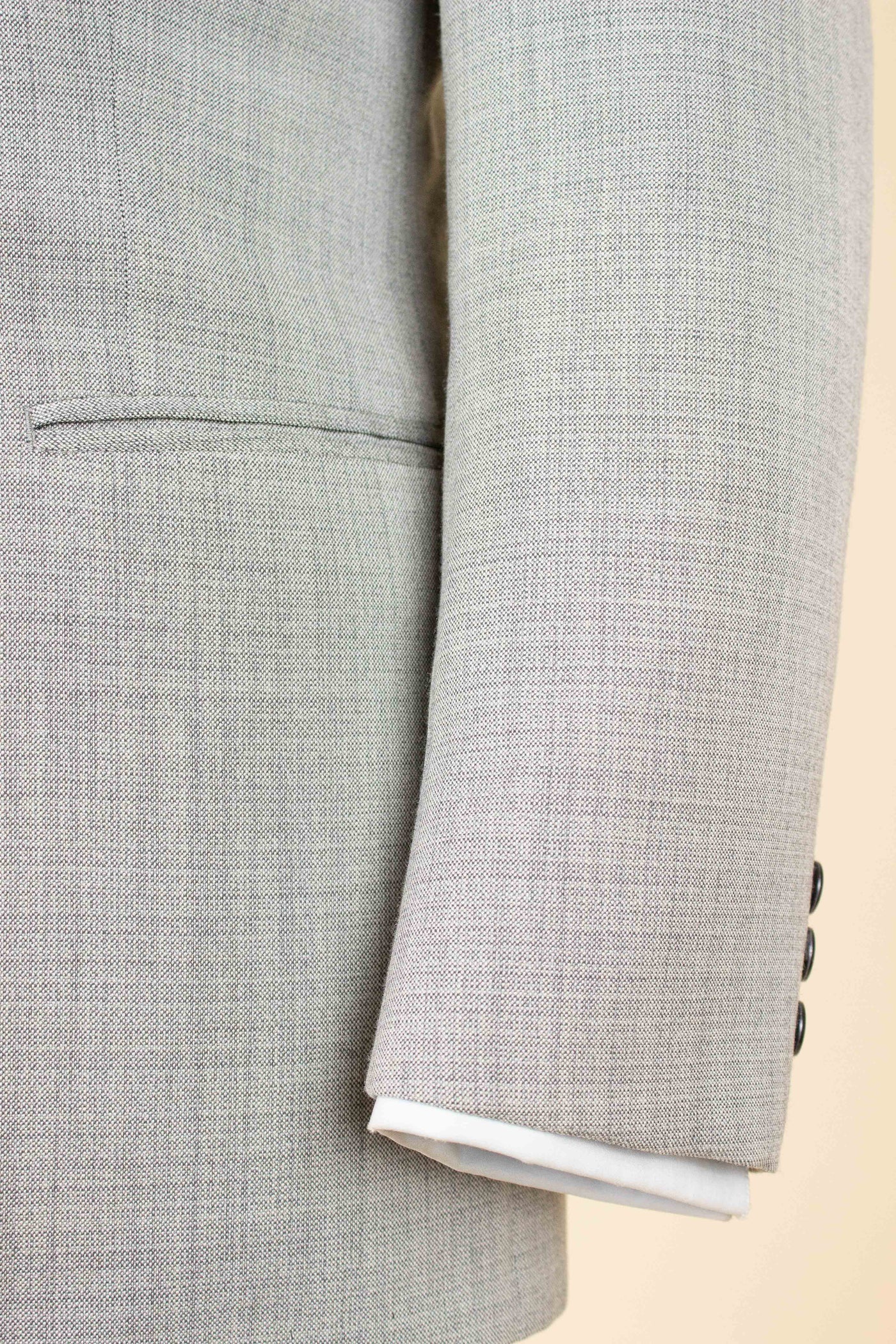 SWEDISH 1950S SILVER GREY TWO PIECE SUIT BY J.A. PETERS. SIZE CA EU 46