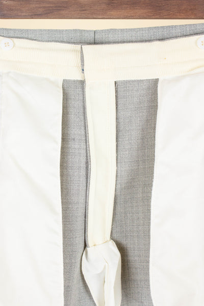 SWEDISH 1950S SILVER GREY TWO PIECE SUIT BY J.A. PETERS. SIZE CA EU 46