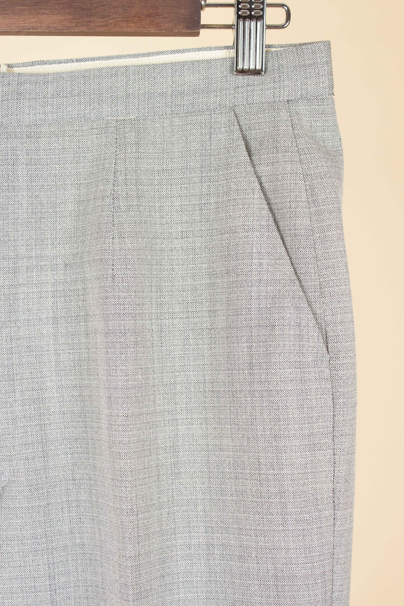 SWEDISH 1950S SILVER GREY TWO PIECE SUIT BY J.A. PETERS. SIZE CA EU 46