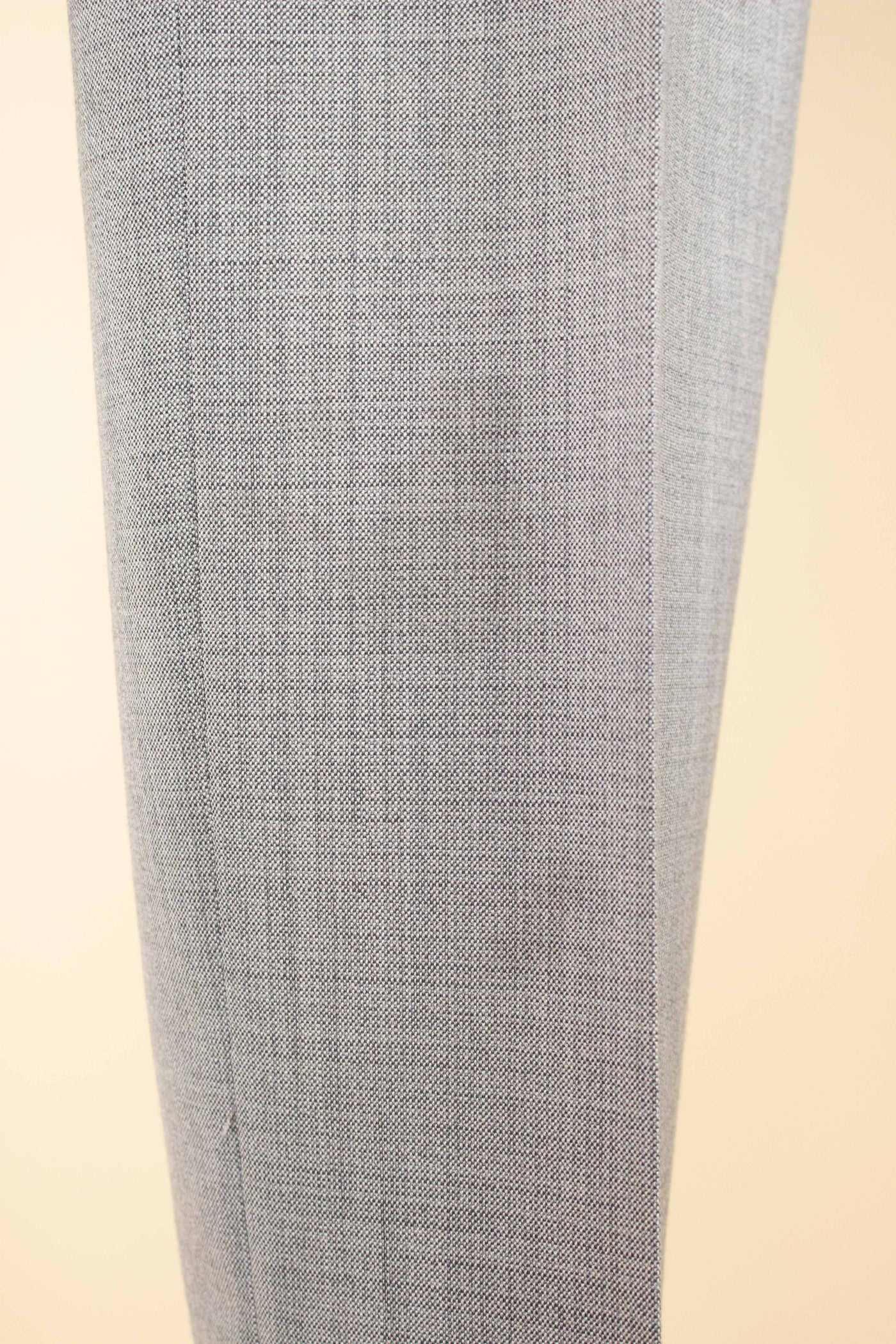 SWEDISH 1950S SILVER GREY TWO PIECE SUIT BY J.A. PETERS. SIZE CA EU 46