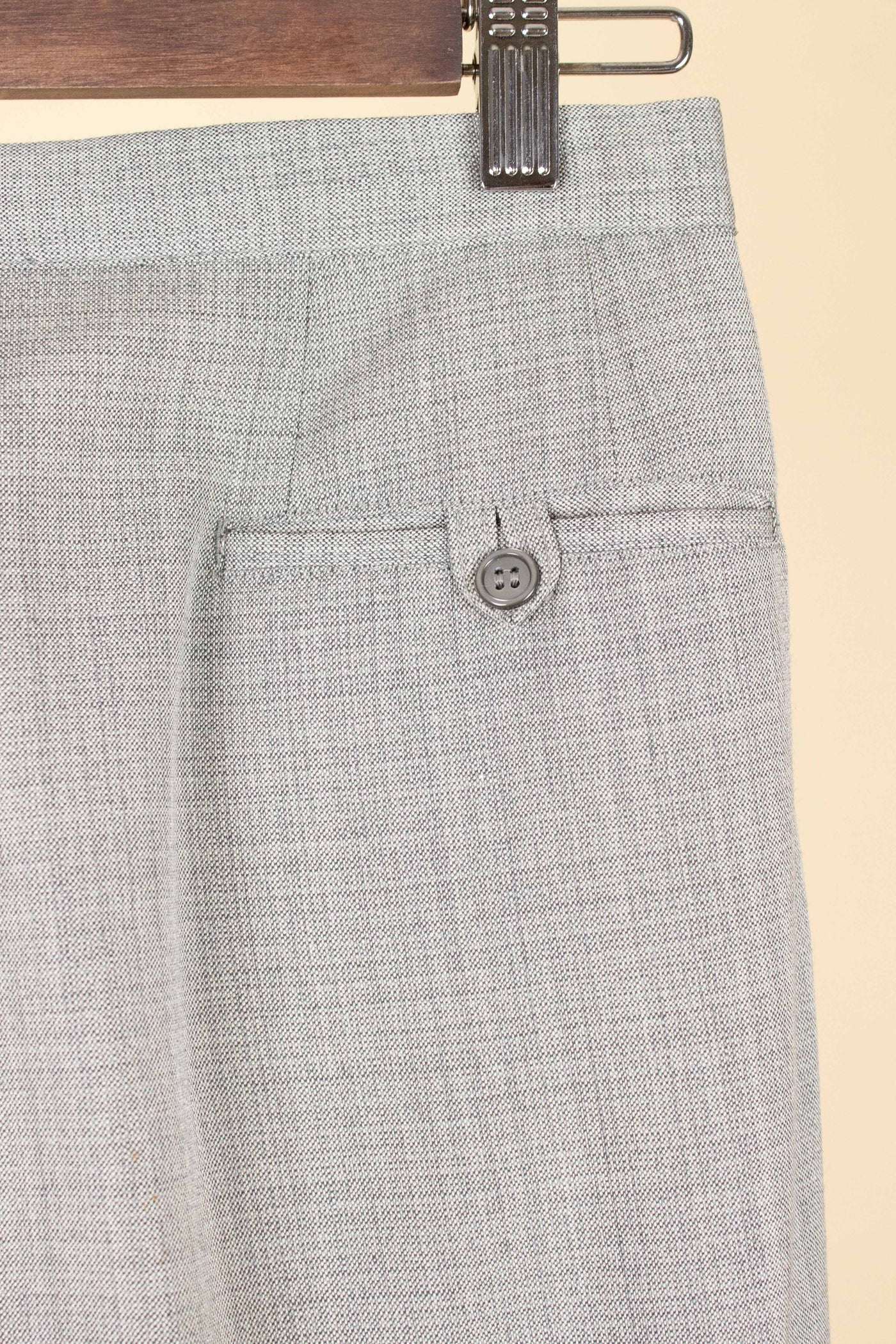 SWEDISH 1950S SILVER GREY TWO PIECE SUIT BY J.A. PETERS. SIZE CA EU 46