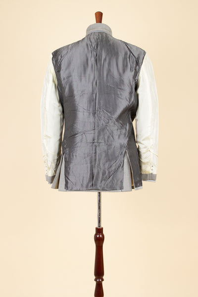 SWEDISH 1950S SILVER GREY TWO PIECE SUIT BY J.A. PETERS. SIZE CA EU 46