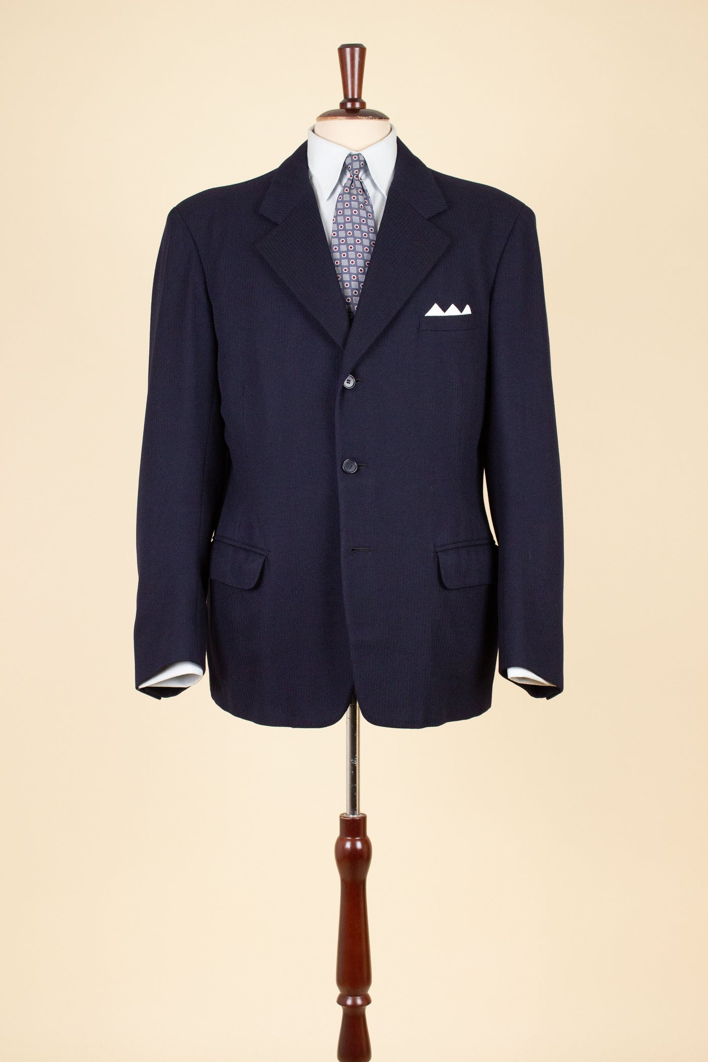 SWEDISH 1946 DARK BLUE THREE PIECE BESPOKE SUIT BY SÖDERSTRÖM & SON. SIZE CA EU 50-52