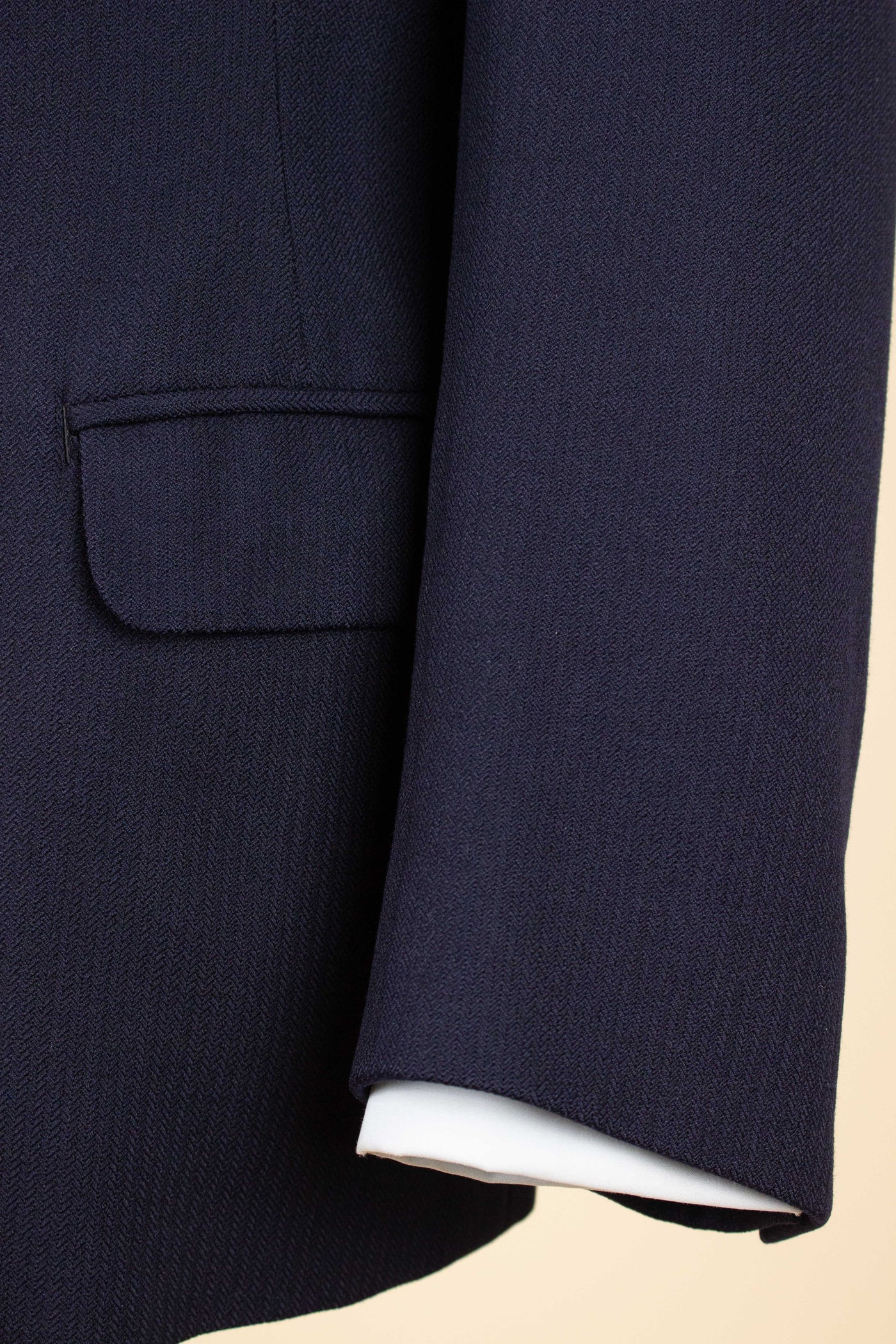 SWEDISH 1946 DARK BLUE THREE PIECE BESPOKE SUIT BY SÖDERSTRÖM & SON. SIZE CA EU 50-52