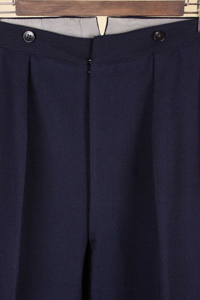 SWEDISH 1946 DARK BLUE THREE PIECE BESPOKE SUIT BY SÖDERSTRÖM & SON. SIZE CA EU 50-52