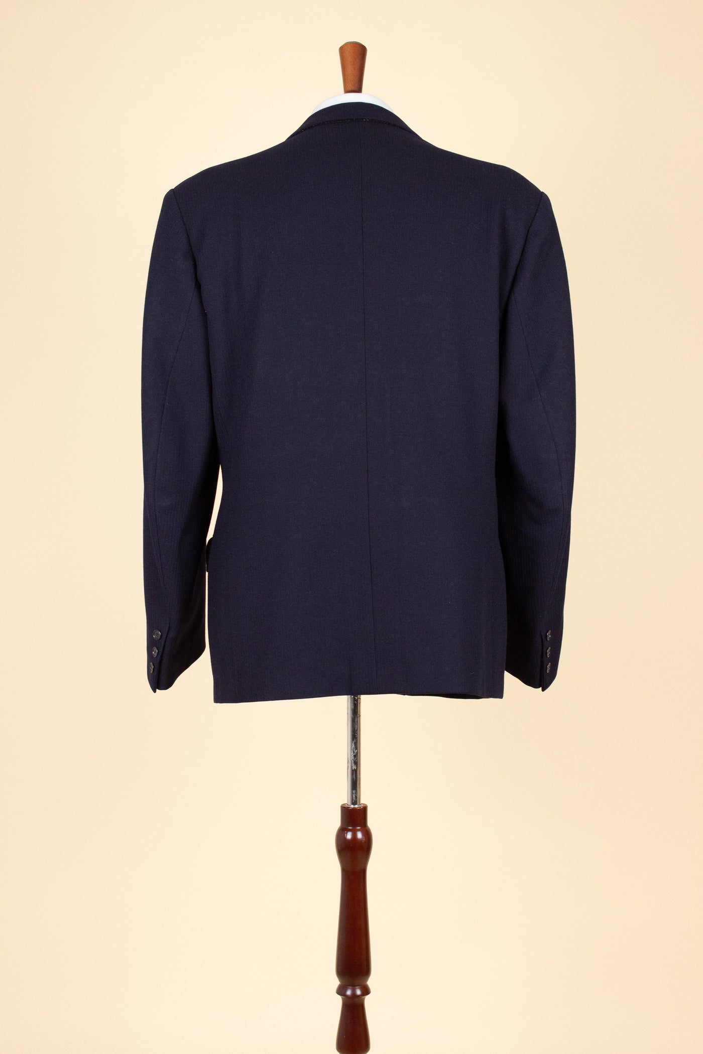 SWEDISH 1946 DARK BLUE THREE PIECE BESPOKE SUIT BY SÖDERSTRÖM & SON. SIZE CA EU 50-52