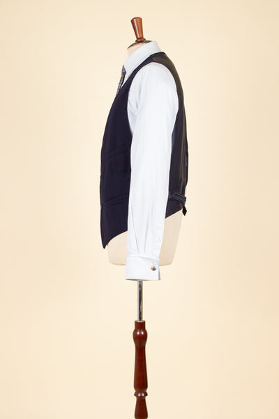 SWEDISH 1946 DARK BLUE THREE PIECE BESPOKE SUIT BY SÖDERSTRÖM & SON. SIZE CA EU 50-52