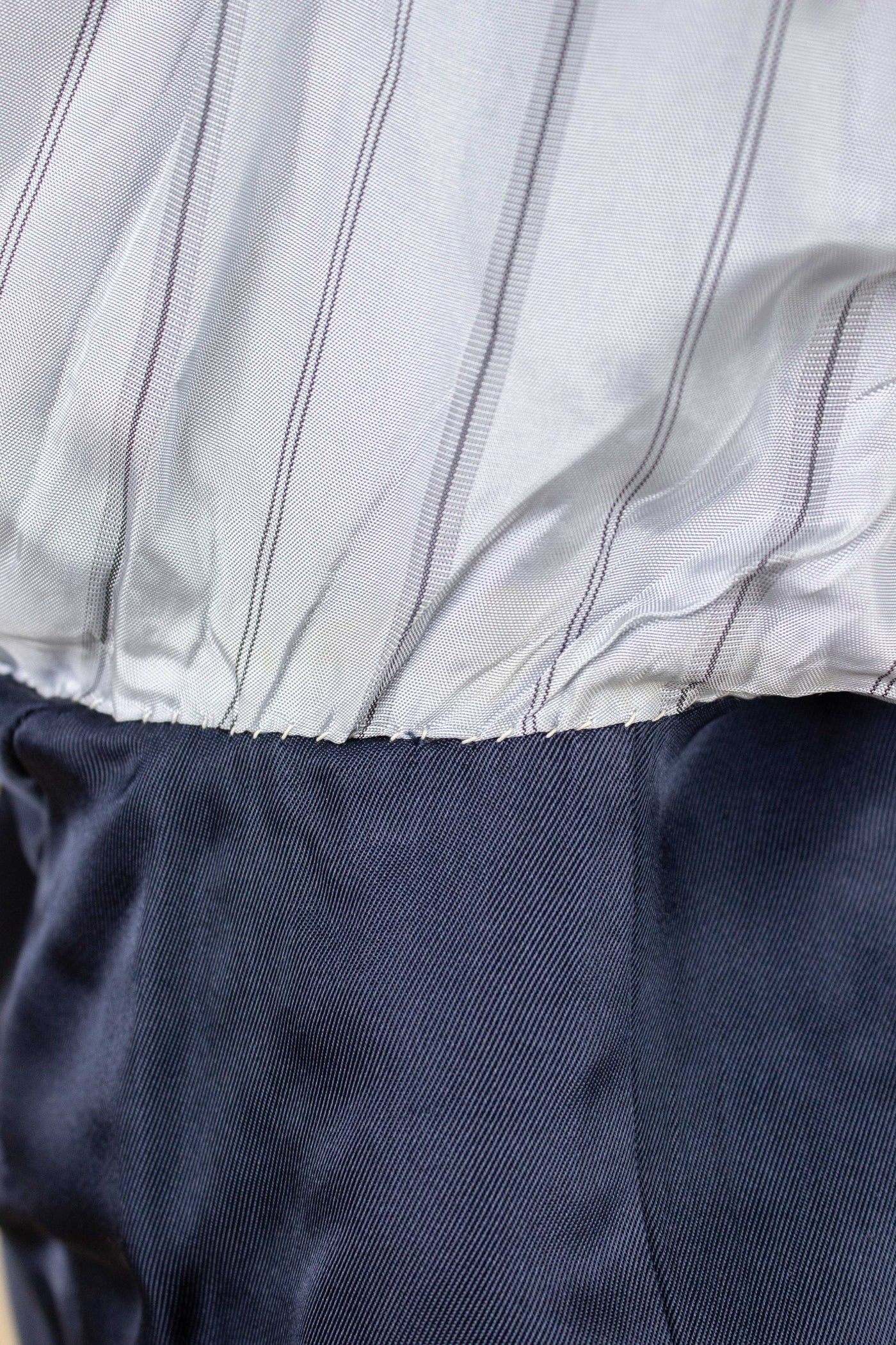 SWEDISH 1940S/1950S NAVY BLUE THREE PIECE DOUBLE BREASTED BESPOKE SUIT BY UNKNOWN MAKER. SIZE CA EU 50