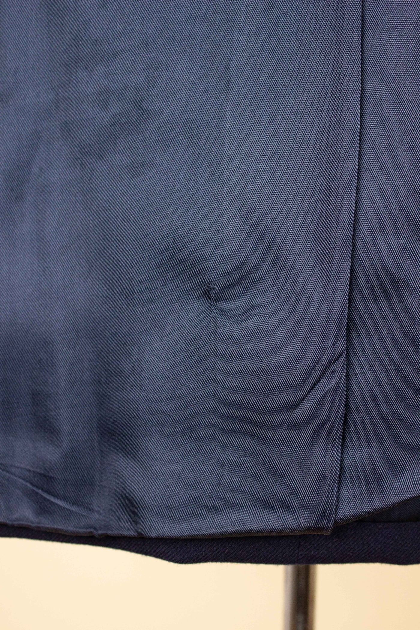 SWEDISH 1940S/1950S NAVY BLUE THREE PIECE DOUBLE BREASTED BESPOKE SUIT BY UNKNOWN MAKER. SIZE CA EU 50