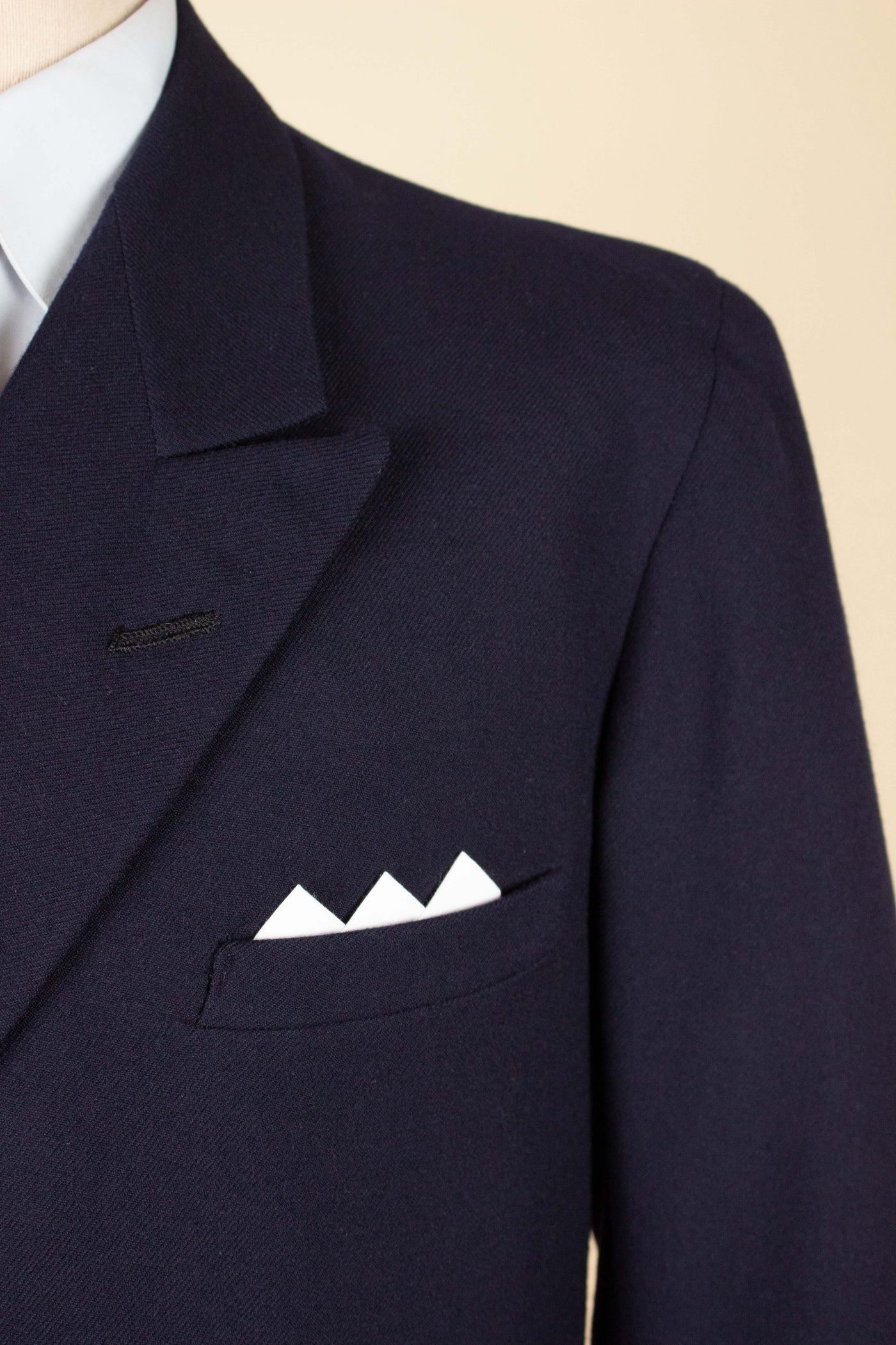 SWEDISH 1940S/1950S NAVY BLUE THREE PIECE DOUBLE BREASTED BESPOKE SUIT BY UNKNOWN MAKER. SIZE CA EU 50