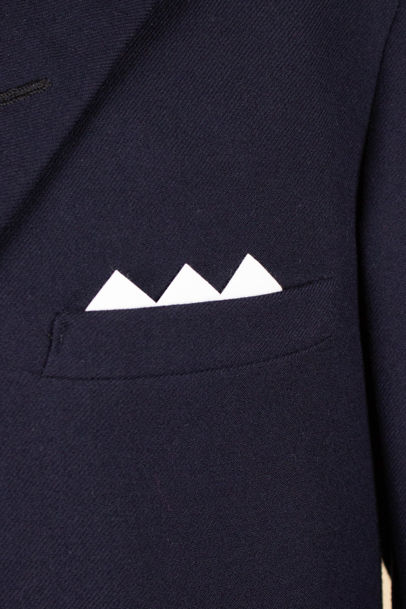 SWEDISH 1940S/1950S NAVY BLUE THREE PIECE DOUBLE BREASTED BESPOKE SUIT BY UNKNOWN MAKER. SIZE CA EU 50