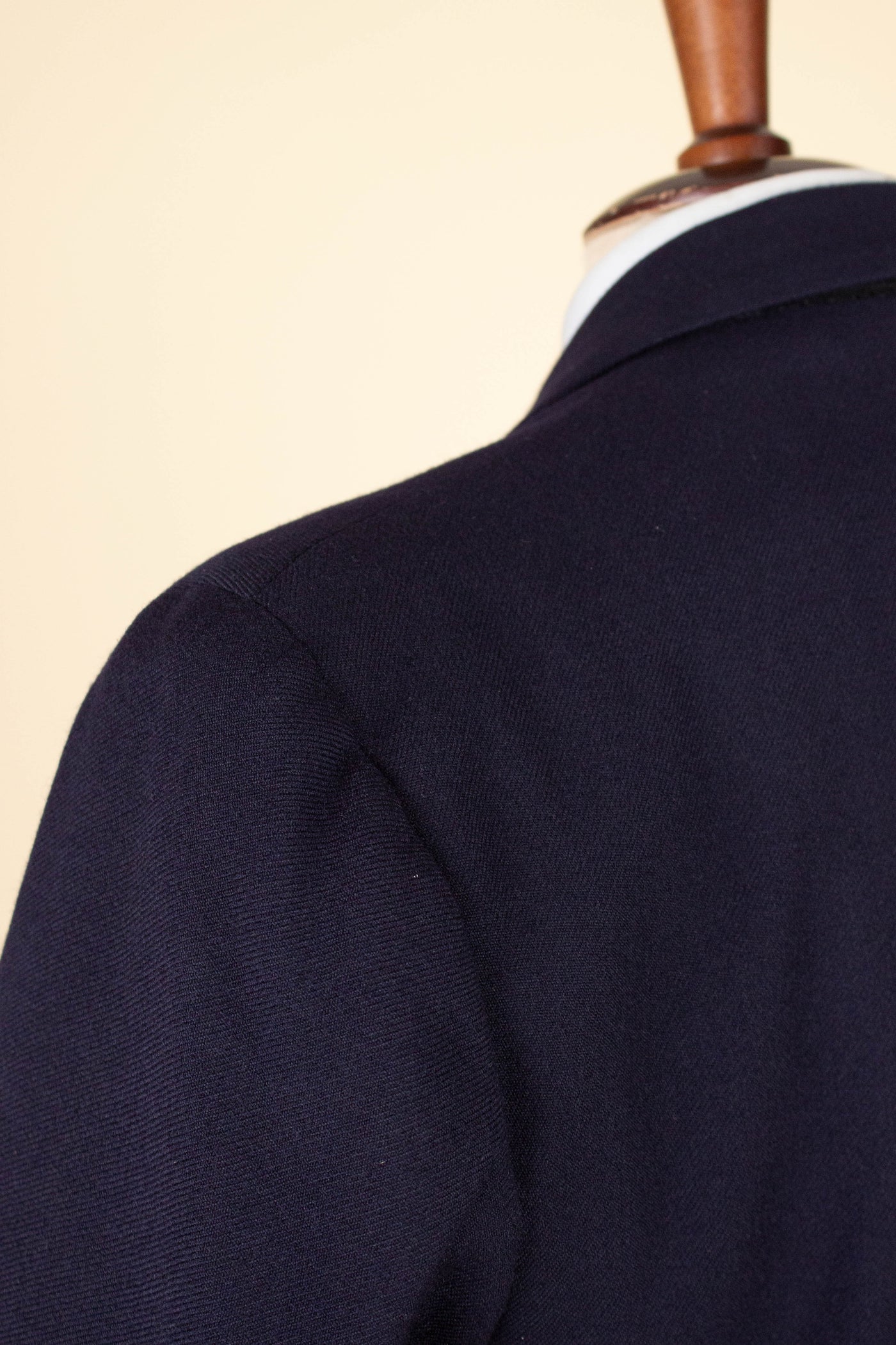 SWEDISH 1940S/1950S NAVY BLUE THREE PIECE DOUBLE BREASTED BESPOKE SUIT BY UNKNOWN MAKER. SIZE CA EU 50