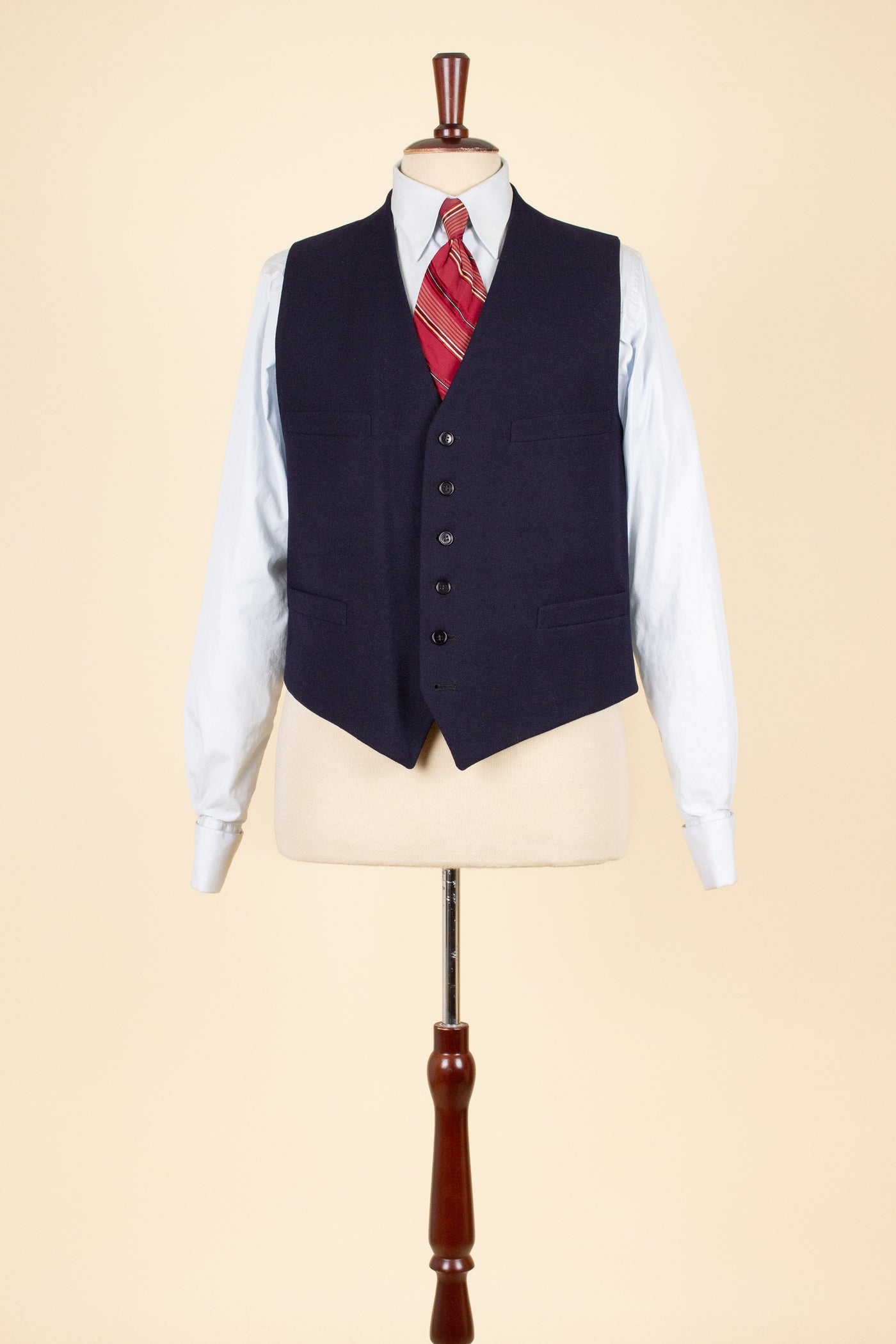 SWEDISH 1940S/1950S NAVY BLUE THREE PIECE DOUBLE BREASTED BESPOKE SUIT BY UNKNOWN MAKER. SIZE CA EU 50