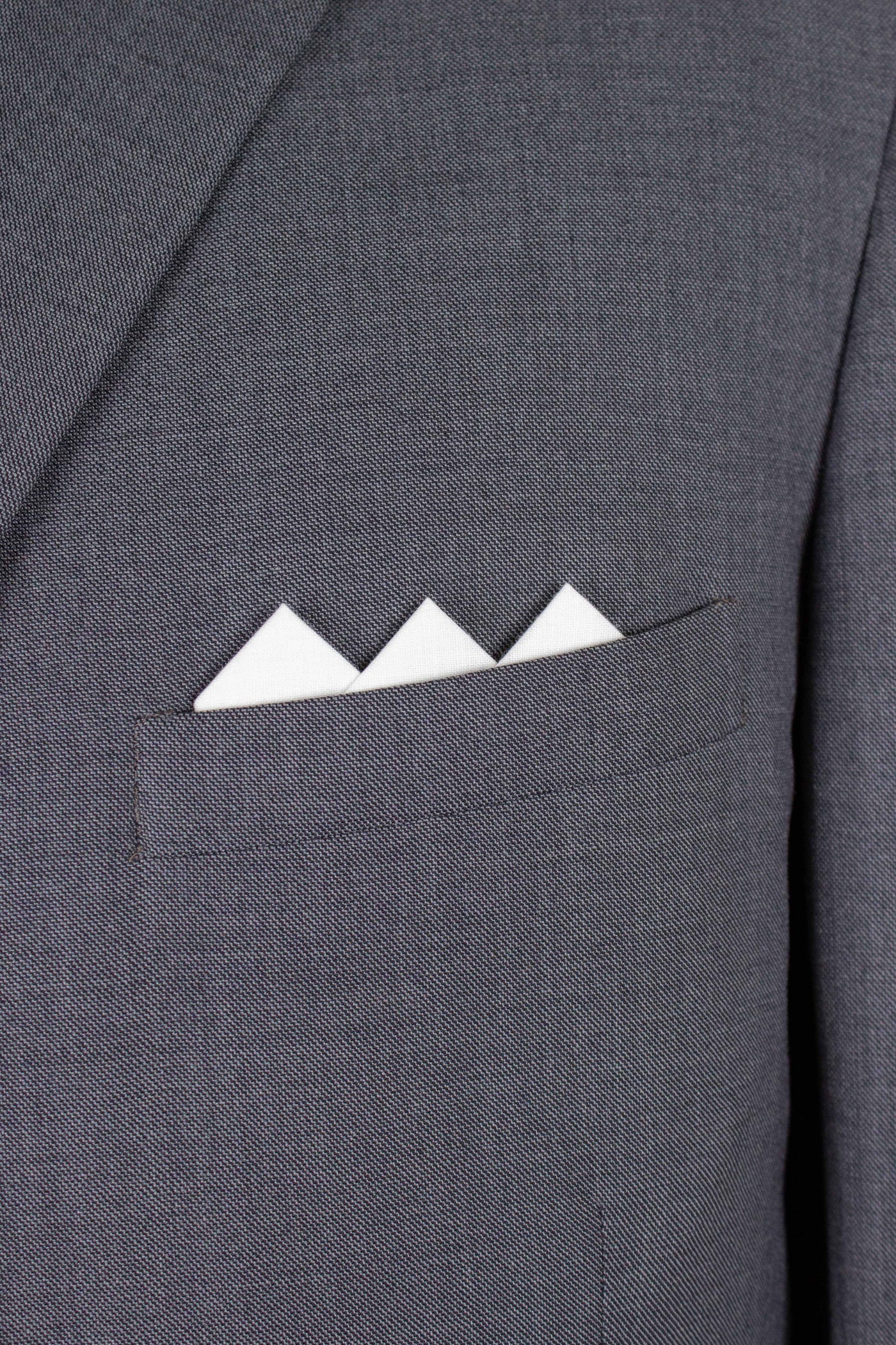 ITALIAN 1950S GREY TWO PIECE SINGLE BREASTED SUIT BY SIMON ACKERMAN. SIZE CA EU 50