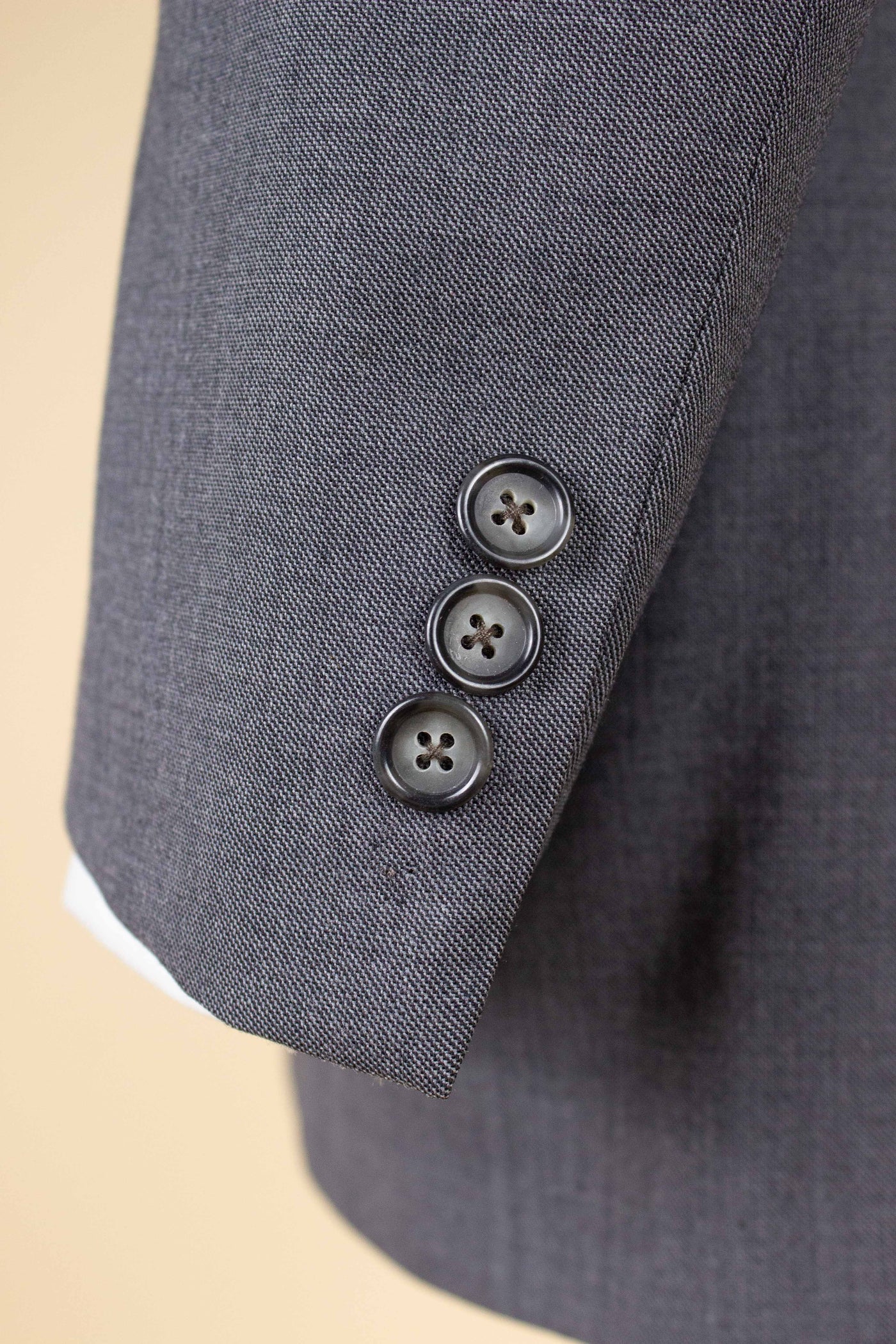ITALIAN 1950S GREY TWO PIECE SINGLE BREASTED SUIT BY SIMON ACKERMAN. SIZE CA EU 50