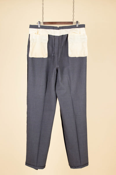 ITALIAN 1950S GREY TWO PIECE SINGLE BREASTED SUIT BY SIMON ACKERMAN. SIZE CA EU 50