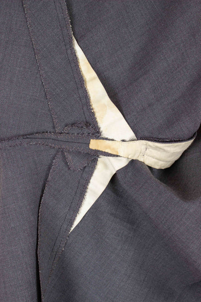 ITALIAN 1950S GREY TWO PIECE SINGLE BREASTED SUIT BY SIMON ACKERMAN. SIZE CA EU 50