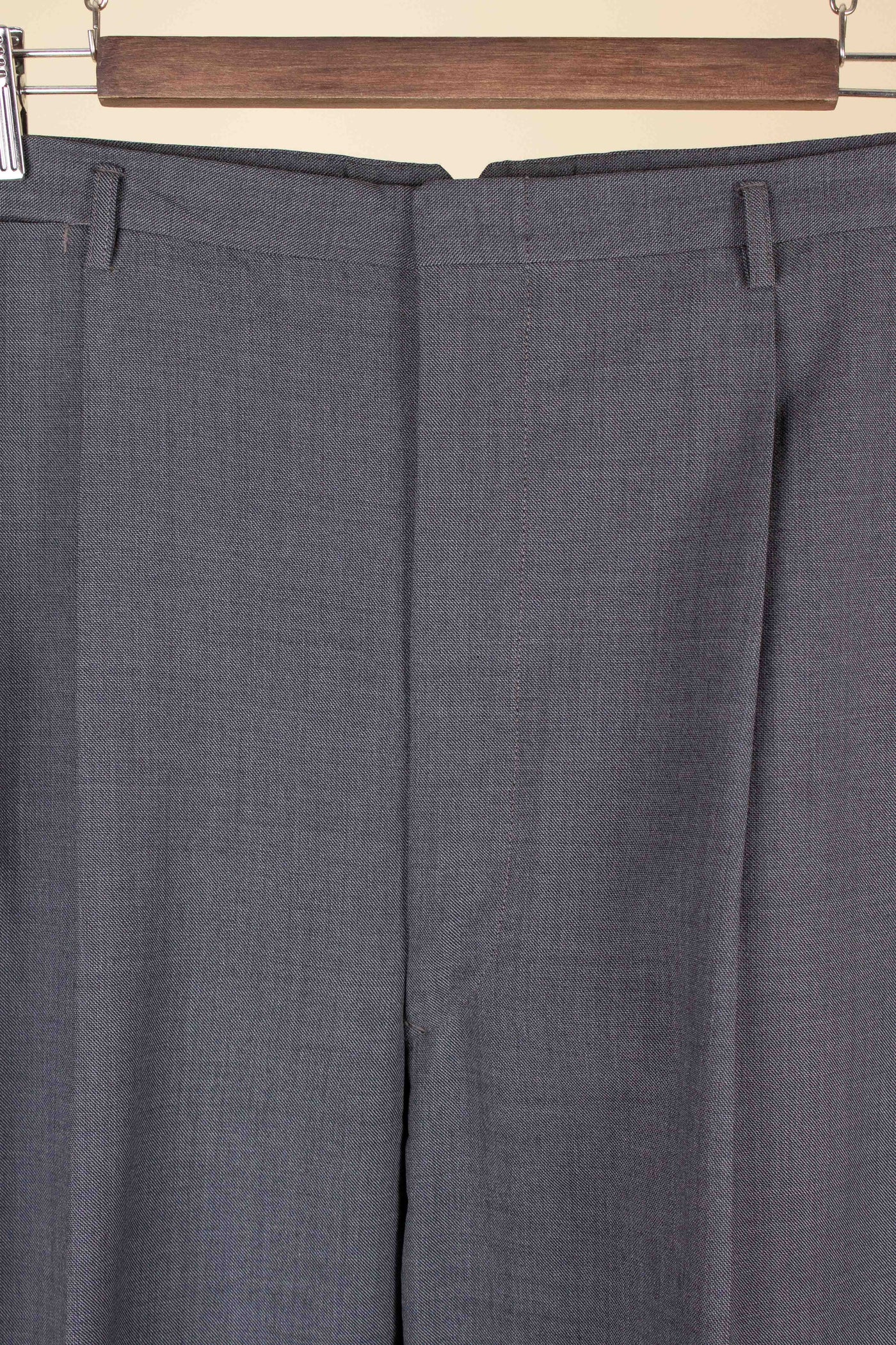 ITALIAN 1950S GREY TWO PIECE SINGLE BREASTED SUIT BY SIMON ACKERMAN. SIZE CA EU 50