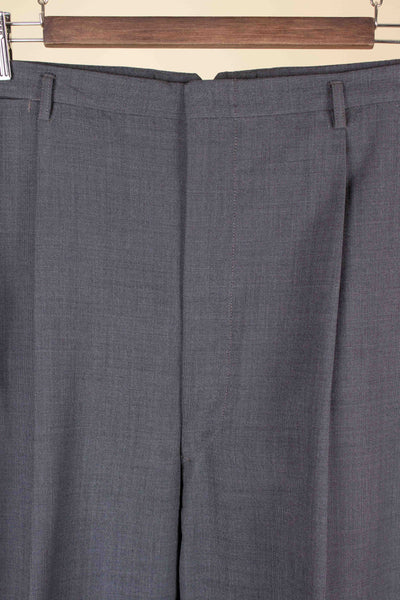 ITALIAN 1950S GREY TWO PIECE SINGLE BREASTED SUIT BY SIMON ACKERMAN. SIZE CA EU 50