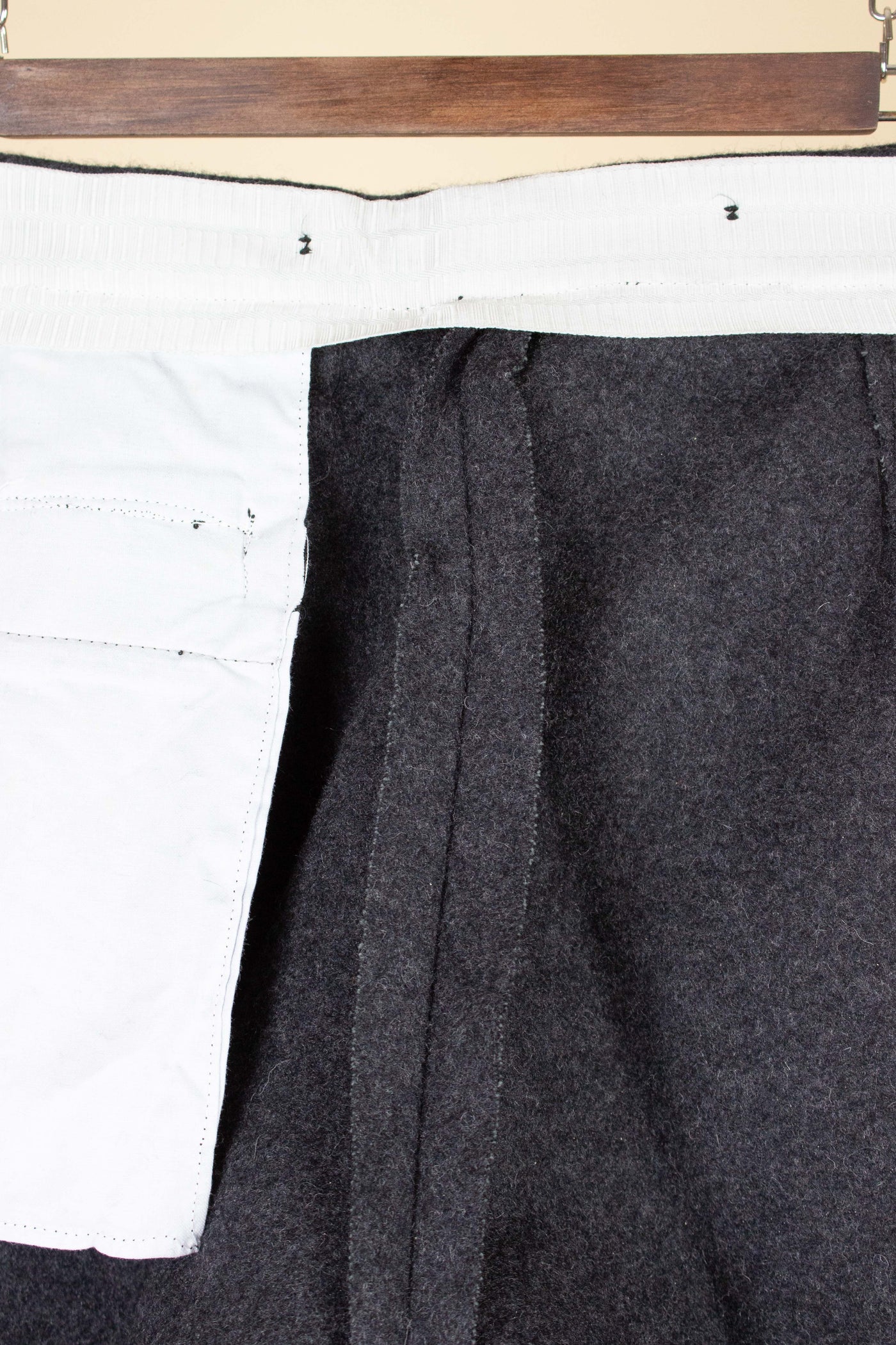 SWEDISH 1950S DARK GREY TWO-PIECE WADMAL DEADSTOCK WORKWEAR SET. SIZE CA EU 48