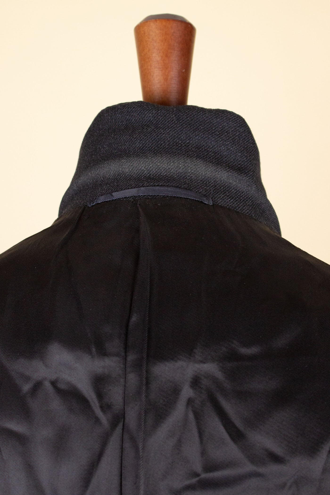 SWEDISH 1950S GREY TWO PIECE SINGLE BREASTED BESPOKE SUIT. SIZE CA EU 48