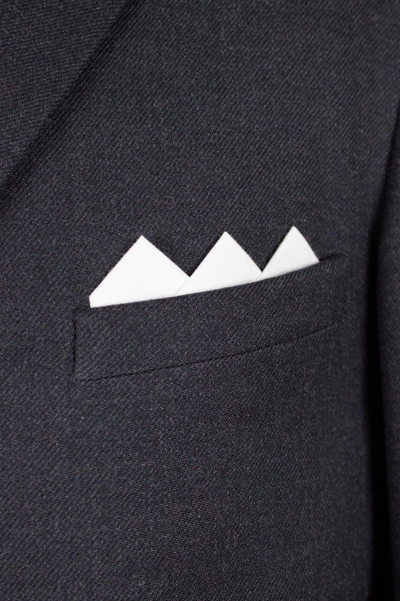 SWEDISH 1950S GREY TWO PIECE SINGLE BREASTED BESPOKE SUIT. SIZE CA EU 48