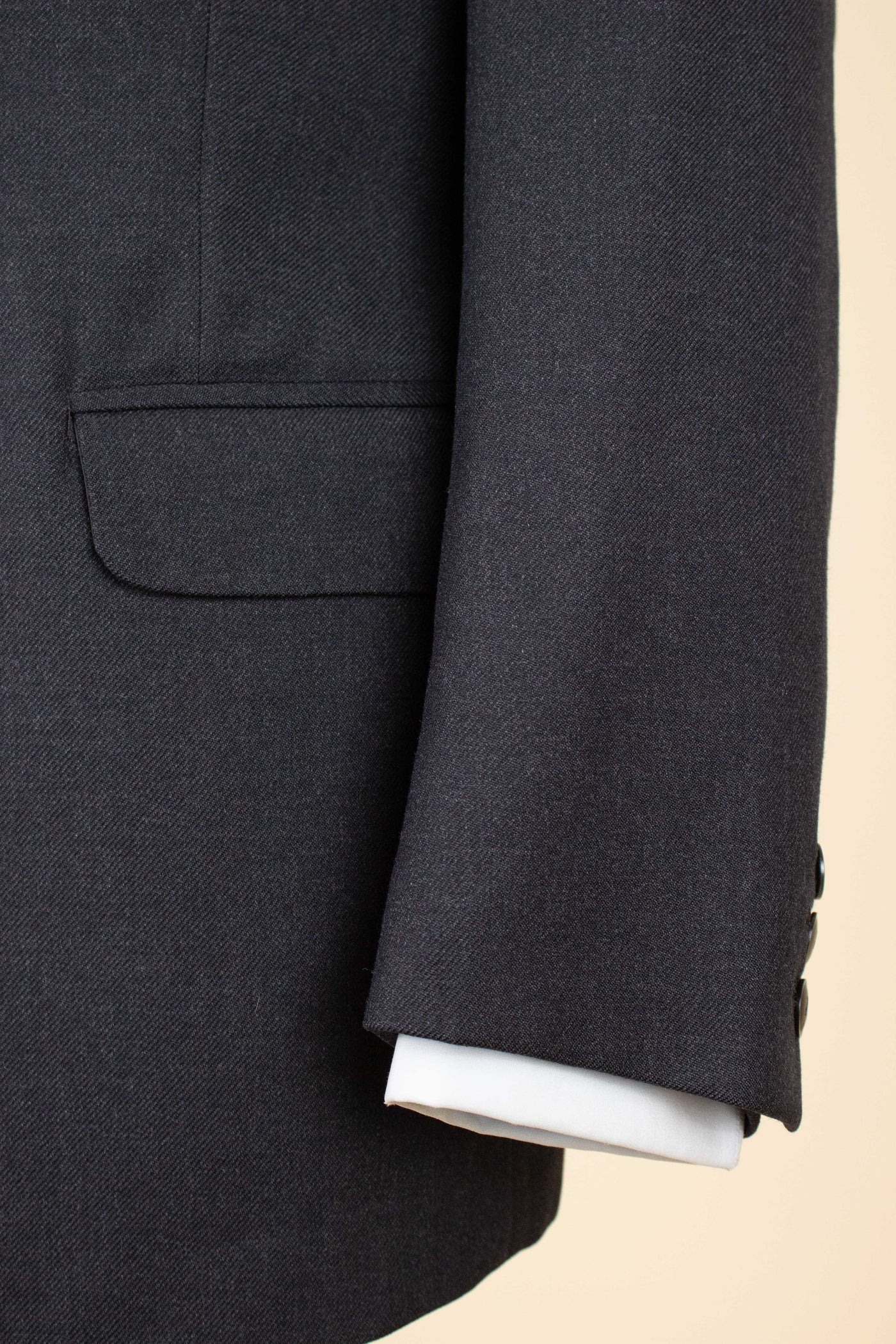 SWEDISH 1950S GREY TWO PIECE SINGLE BREASTED BESPOKE SUIT. SIZE CA EU 48