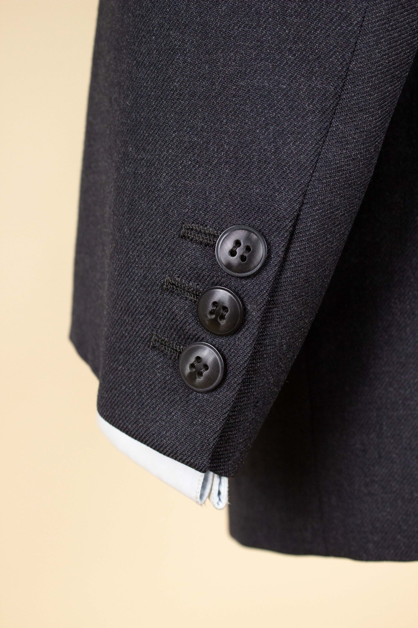 SWEDISH 1950S GREY TWO PIECE SINGLE BREASTED BESPOKE SUIT. SIZE CA EU 48