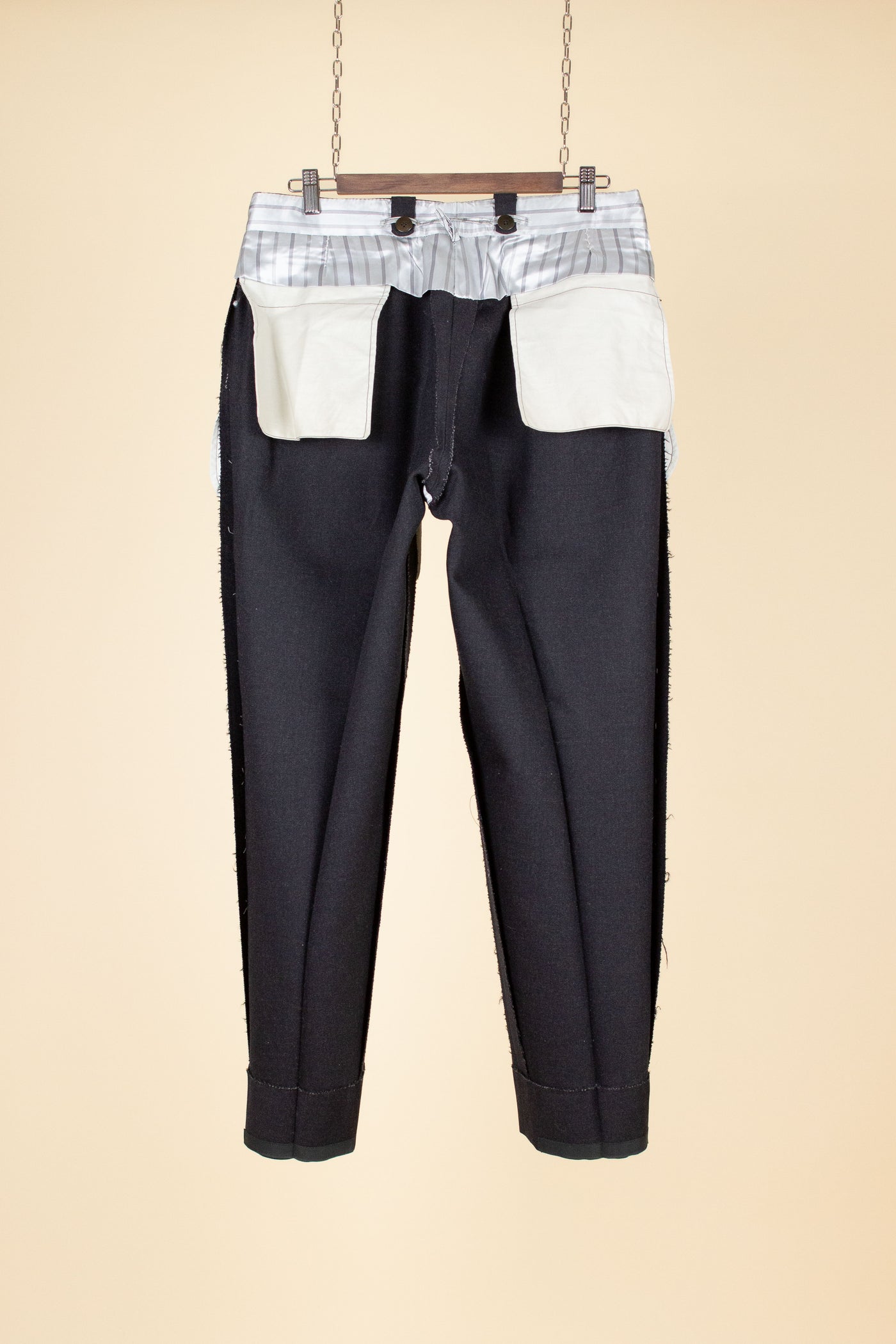 SWEDISH 1950S GREY TWO PIECE SINGLE BREASTED BESPOKE SUIT. SIZE CA EU 48