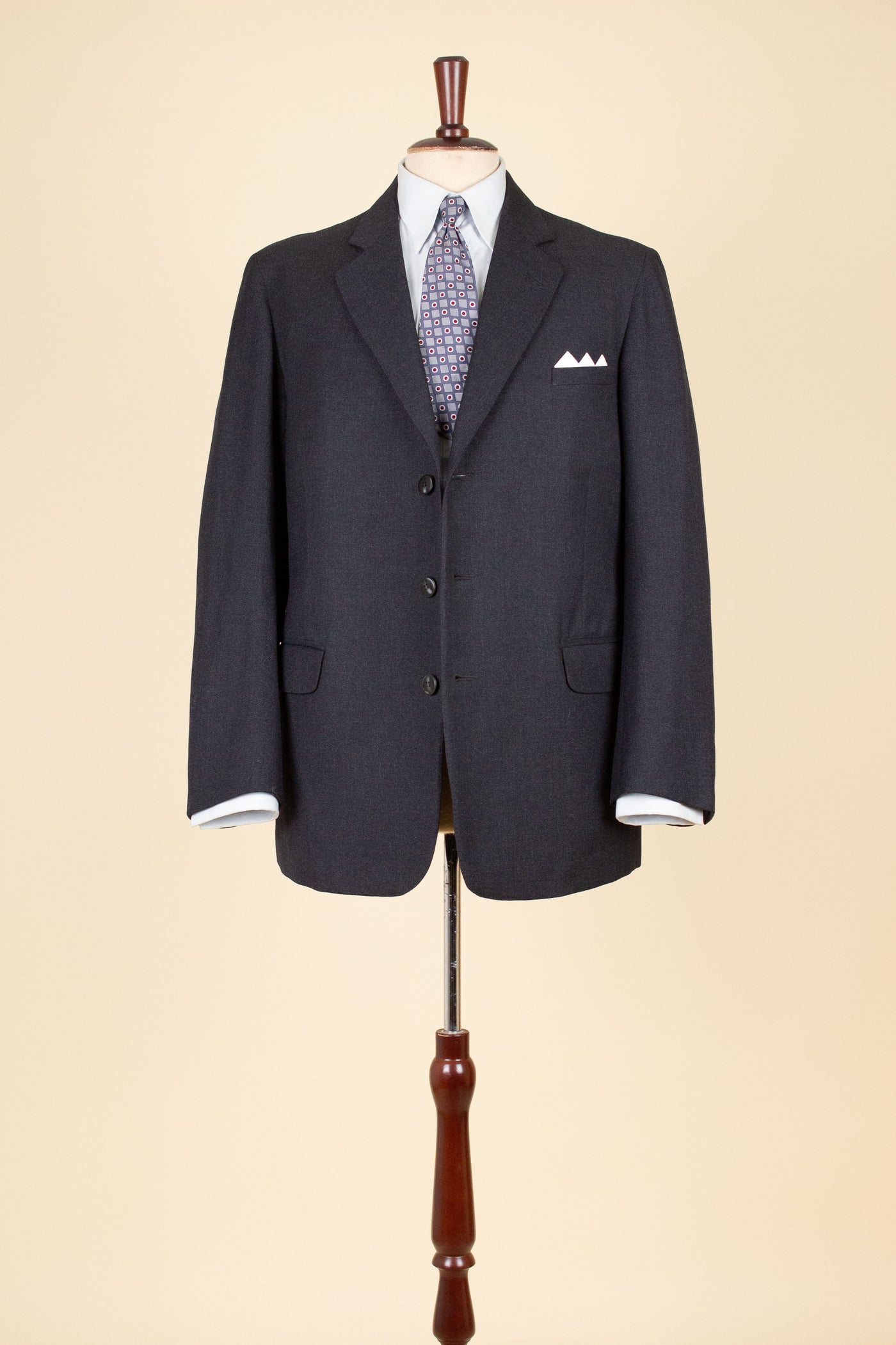 SWEDISH 1950S GREY TWO PIECE SINGLE BREASTED BESPOKE SUIT. SIZE CA EU 48