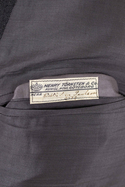 SWEDISH 1949 GREY TWO PIECE DOUBLE BREASTED BESPOKE SUIT BY HENRY TÖRNSTEN & CO. SIZE CA EU 50