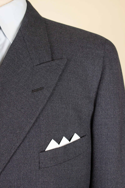 SWEDISH 1949 GREY TWO PIECE DOUBLE BREASTED BESPOKE SUIT BY HENRY TÖRNSTEN & CO. SIZE CA EU 50