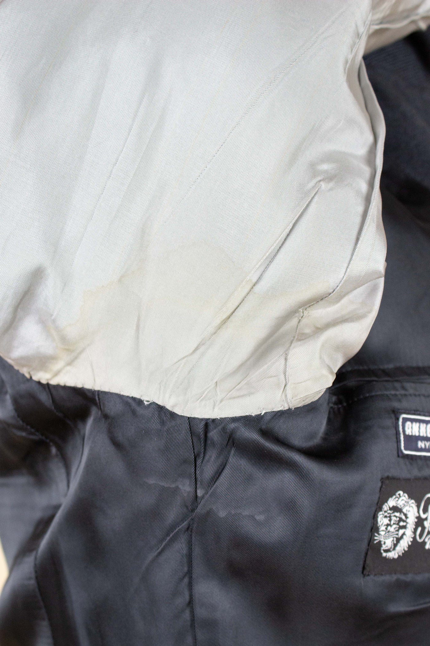 SWEDISH 1950S DARK GREY TWO PIECE SUIT BY SIR. SIZE CA EU 48