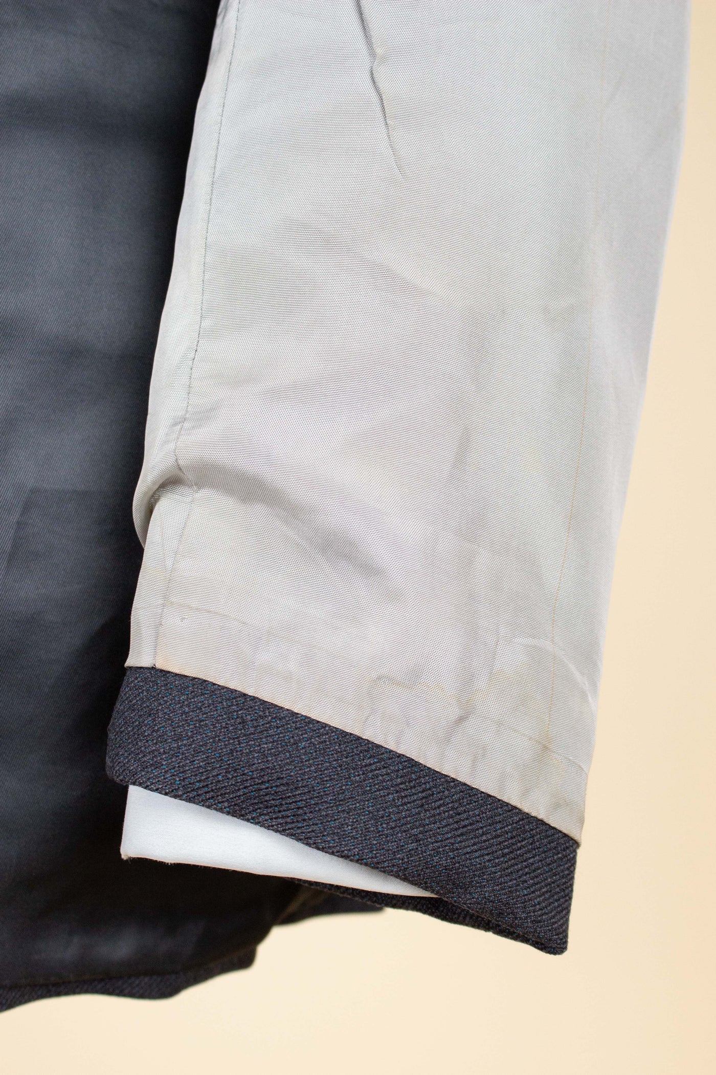 SWEDISH 1950S DARK GREY TWO PIECE SUIT BY SIR. SIZE CA EU 48