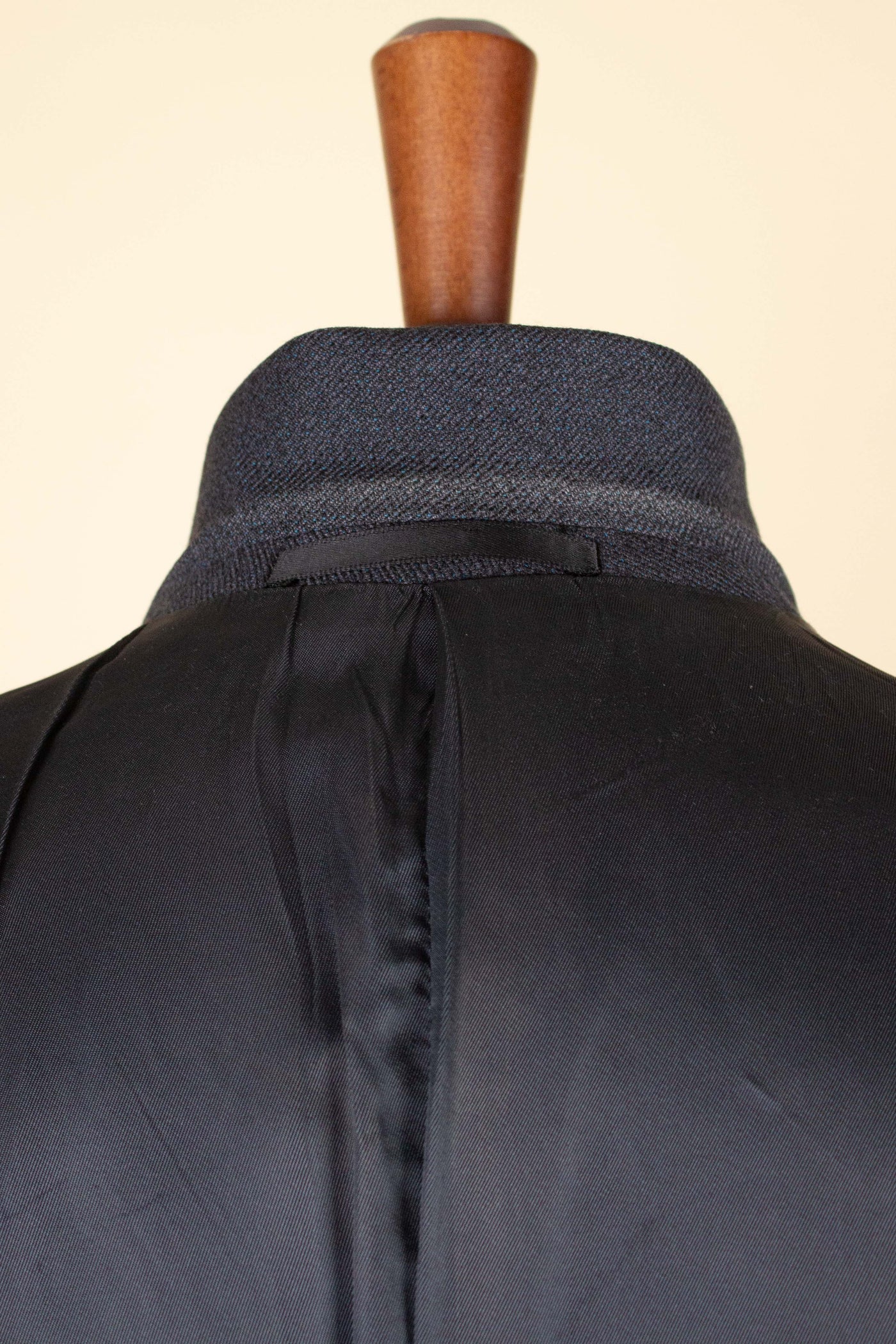 SWEDISH 1950S DARK GREY TWO PIECE SUIT BY SIR. SIZE CA EU 48