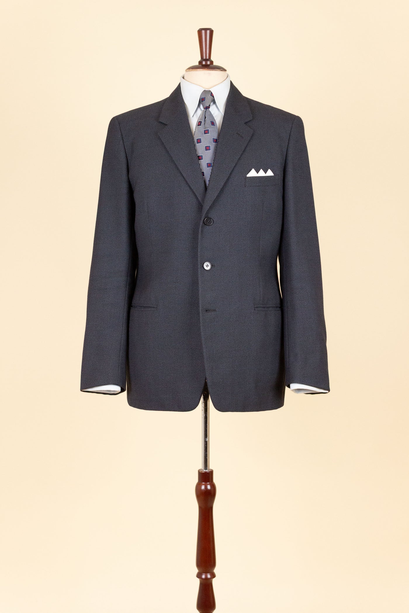 SWEDISH 1950S DARK GREY TWO PIECE SUIT BY SIR. SIZE CA EU 48