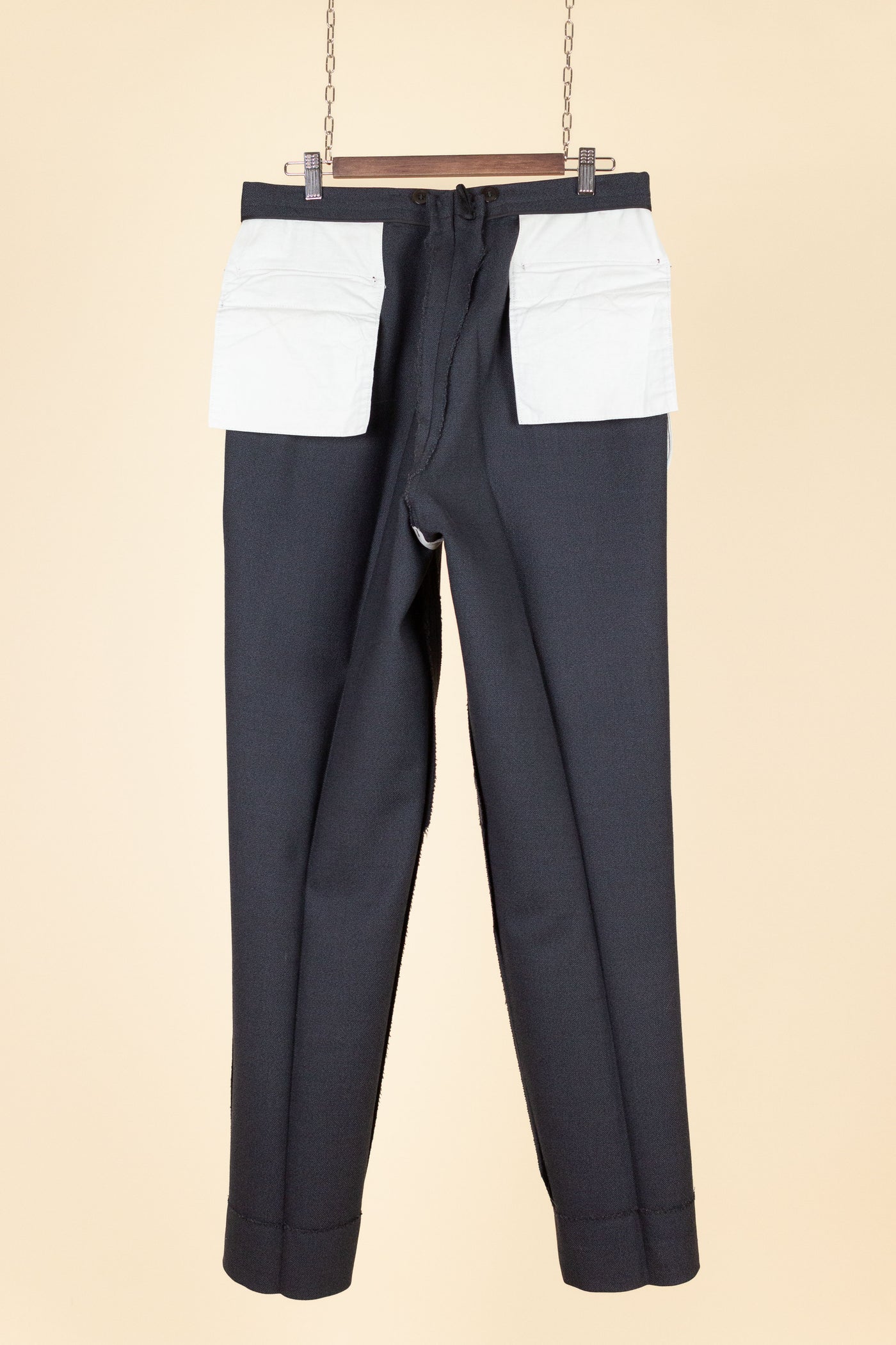 SWEDISH 1950S DARK GREY TWO PIECE SUIT BY SIR. SIZE CA EU 48