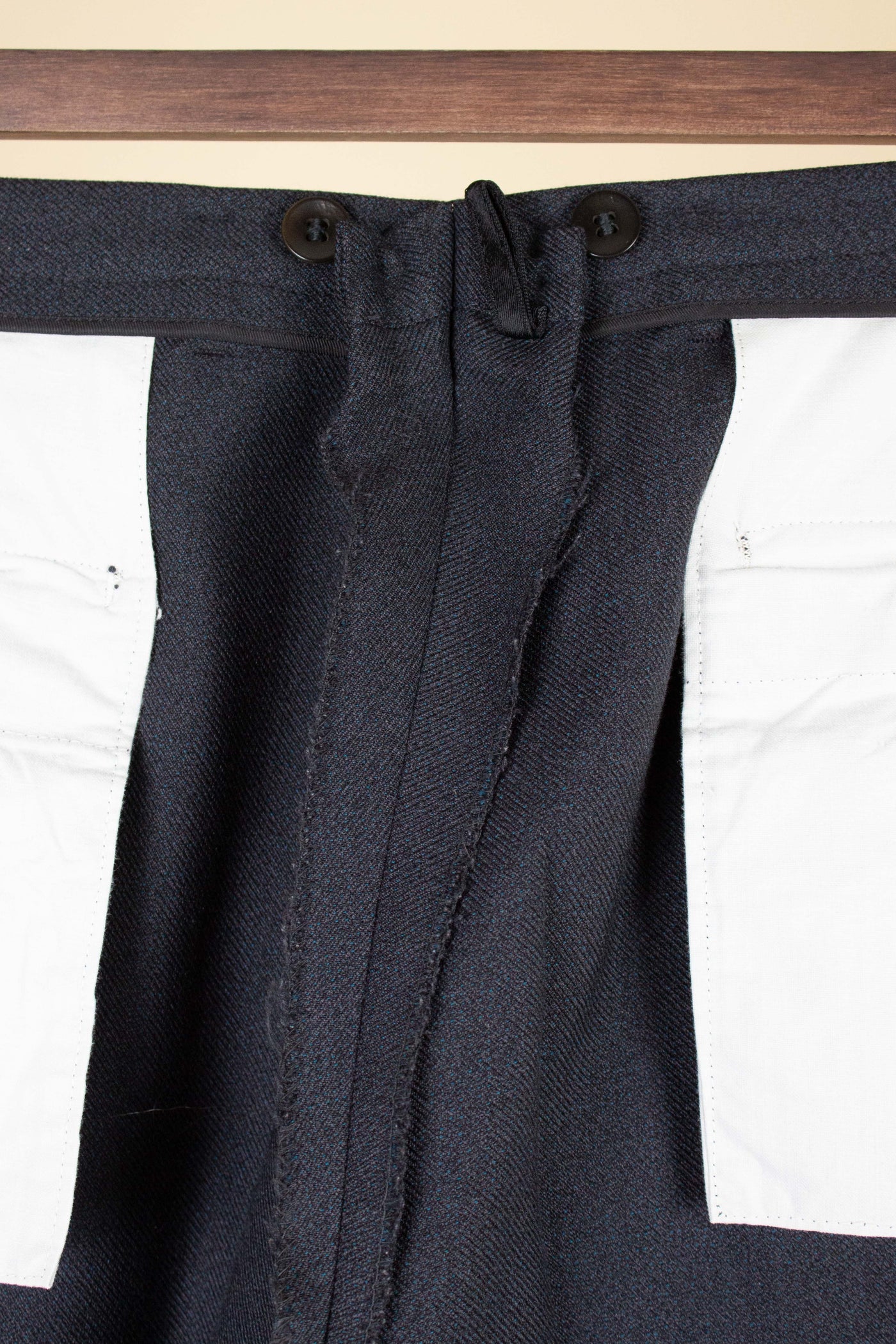 SWEDISH 1950S DARK GREY TWO PIECE SUIT BY SIR. SIZE CA EU 48